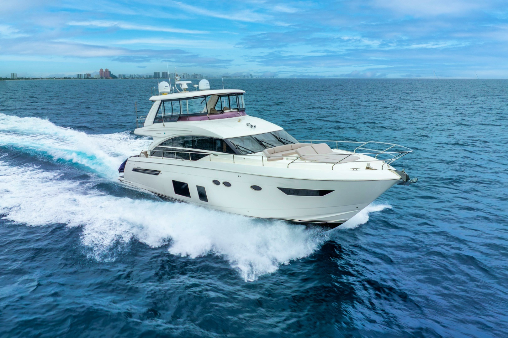 2018 68' Princess Yachts photo