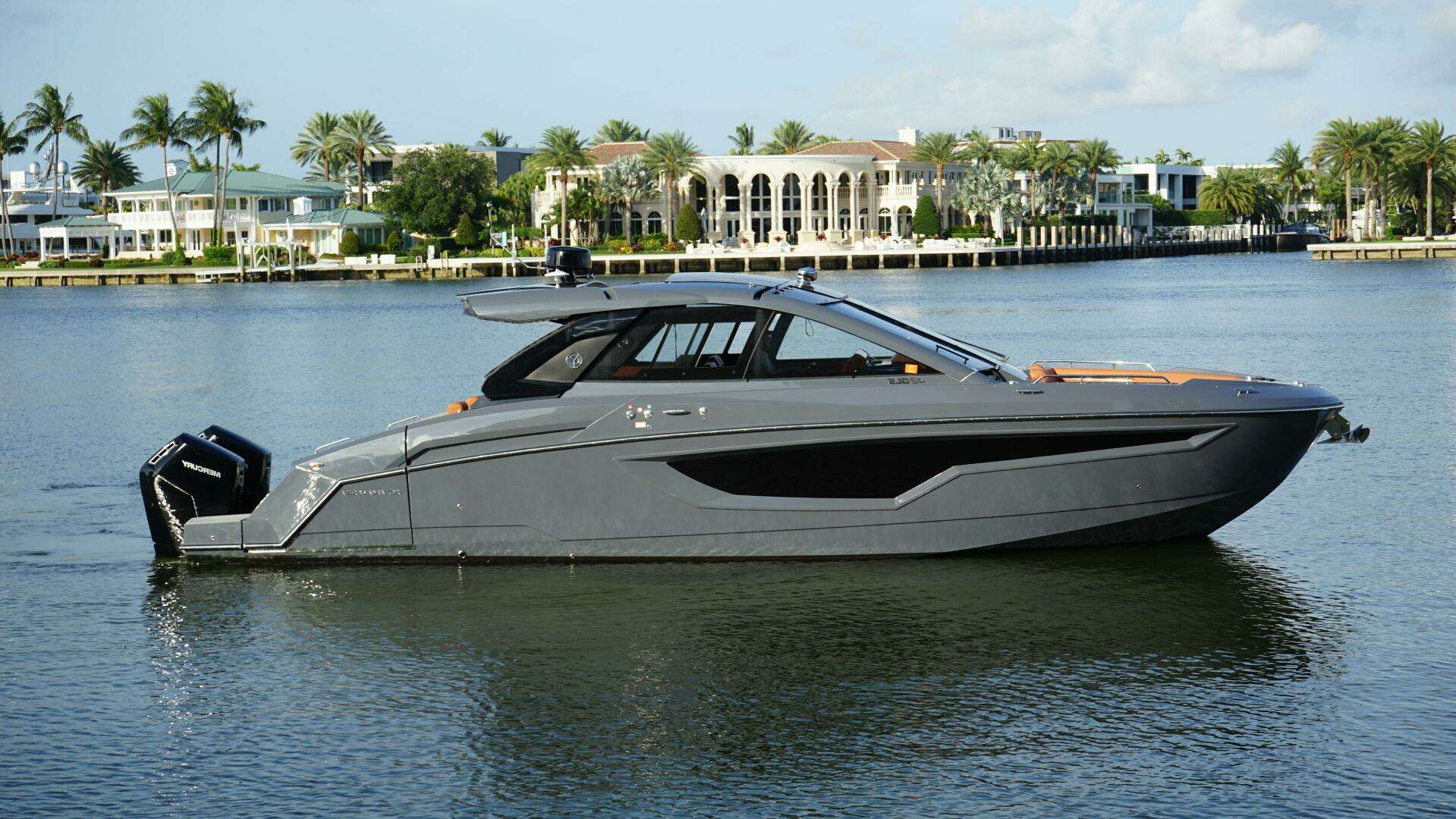 2023 42' Cruisers Yachts photo