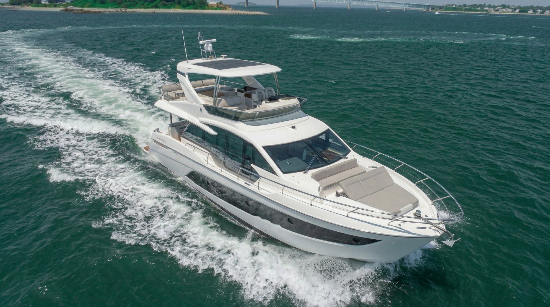 2023 62' Absolute photo