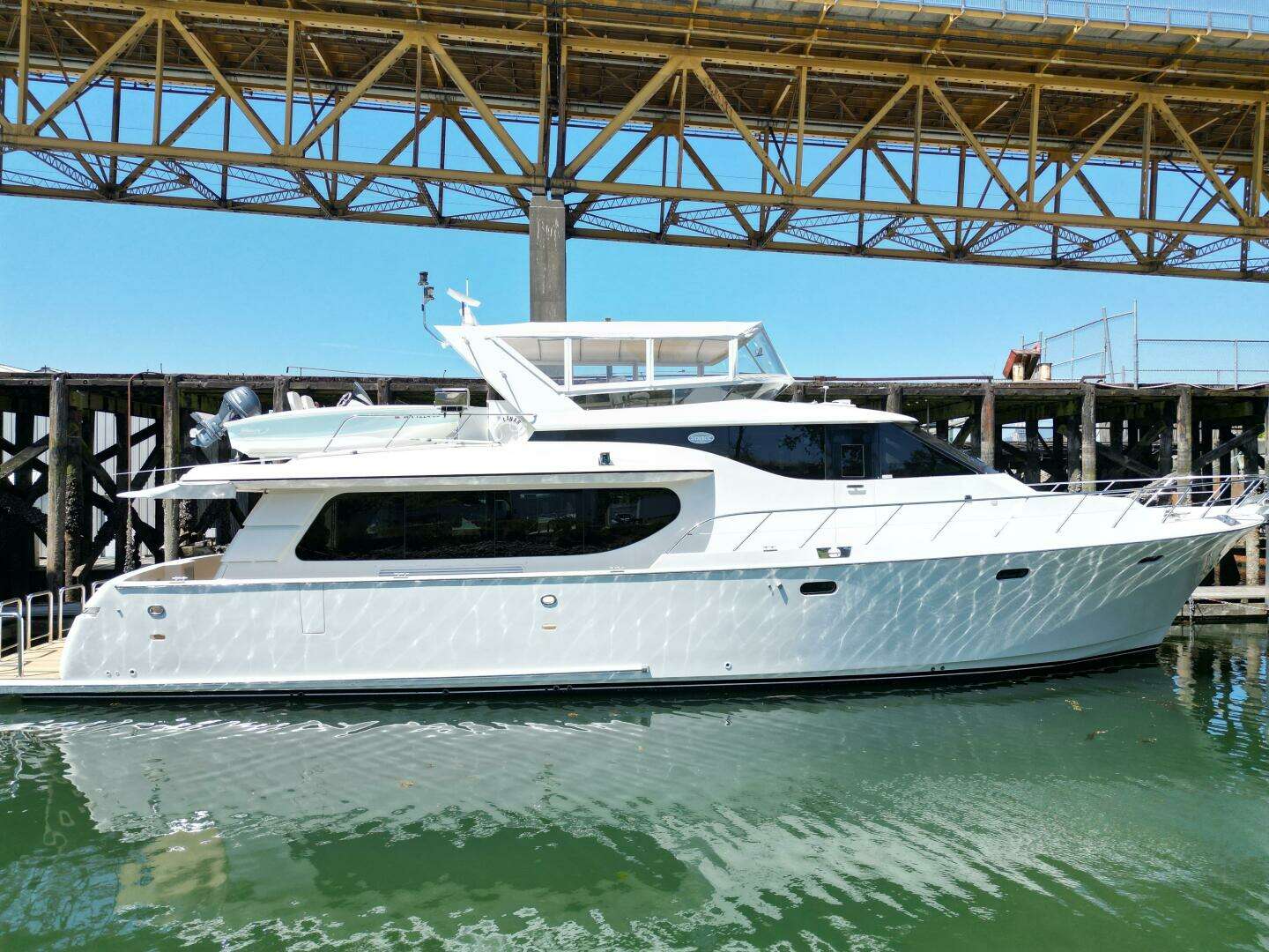 2001 66' Symbol photo