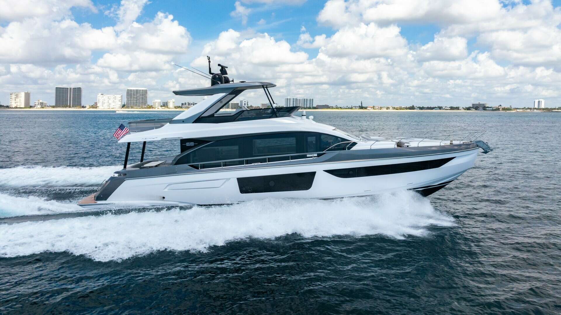 2023 68' Azimut photo