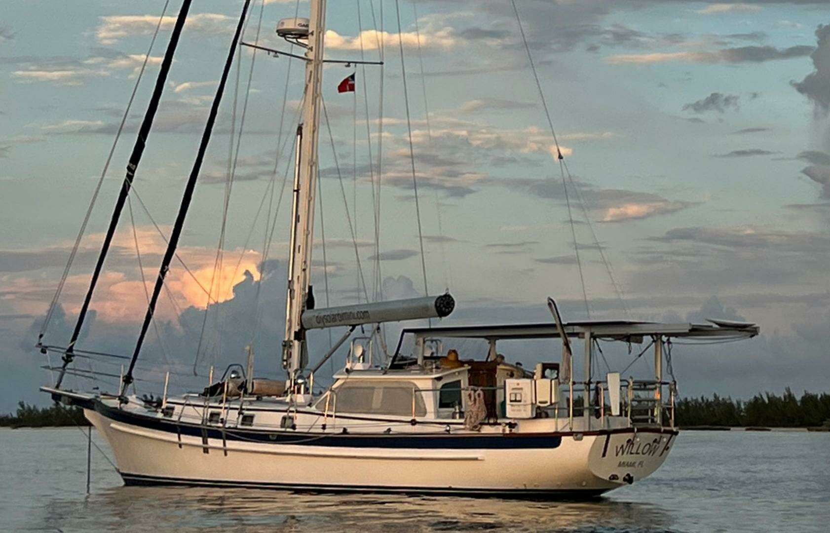 2005 42' Cabo Rico photo