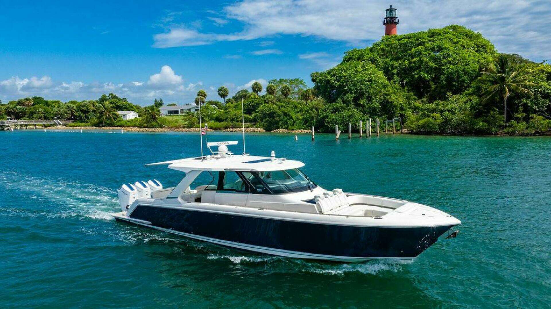 2025 48' Tiara Yachts photo