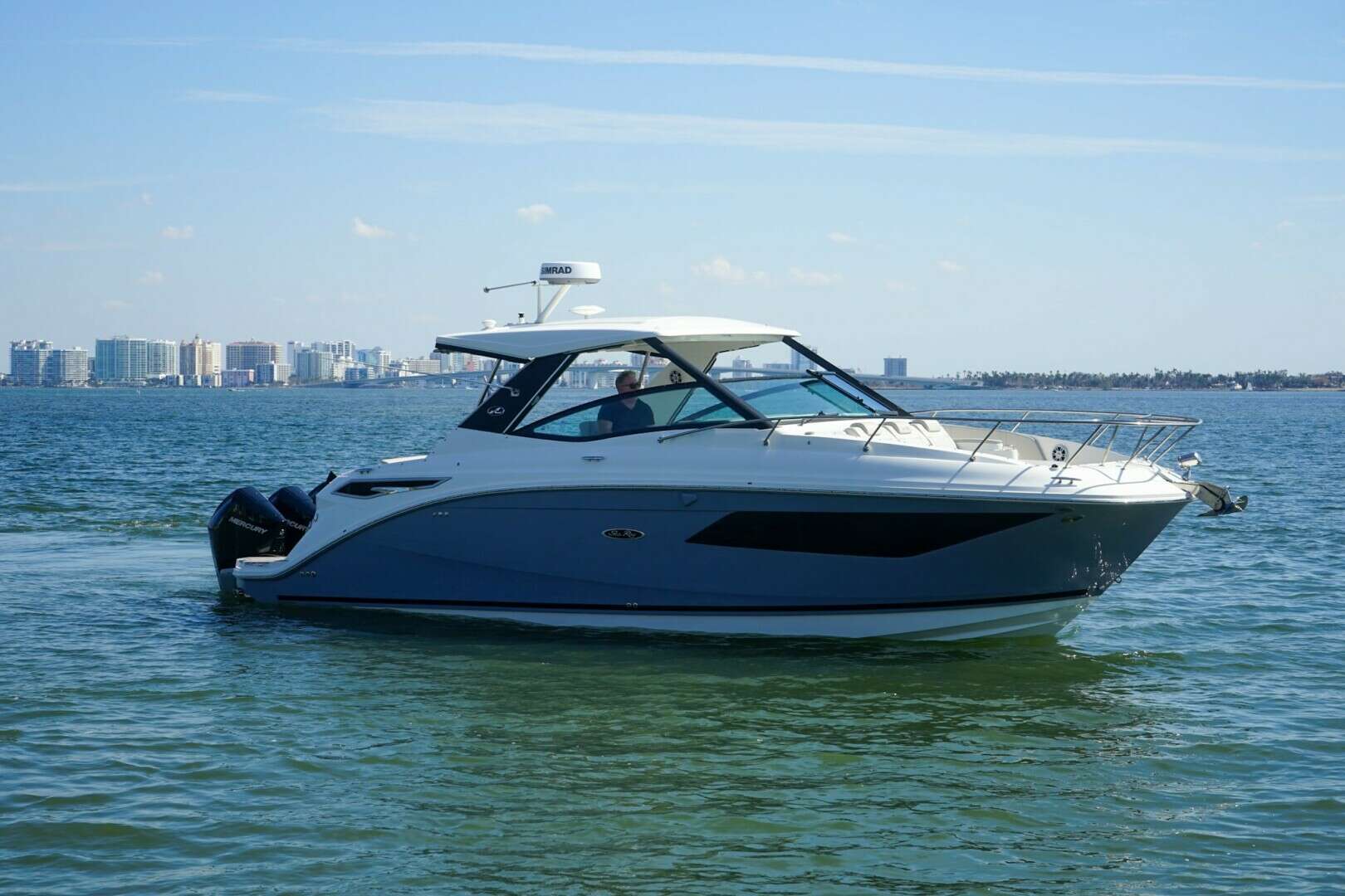2023 32' Sea Ray photo
