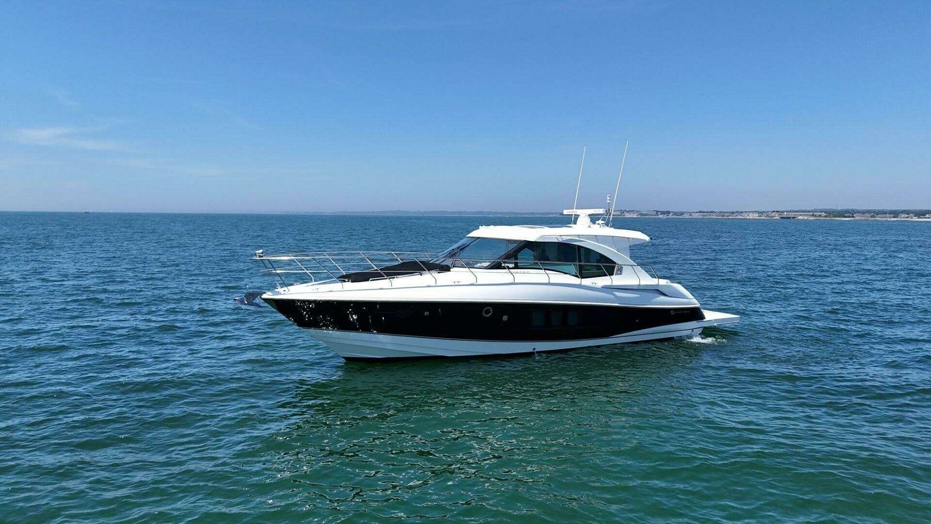 2015 45' Cruisers Yachts photo