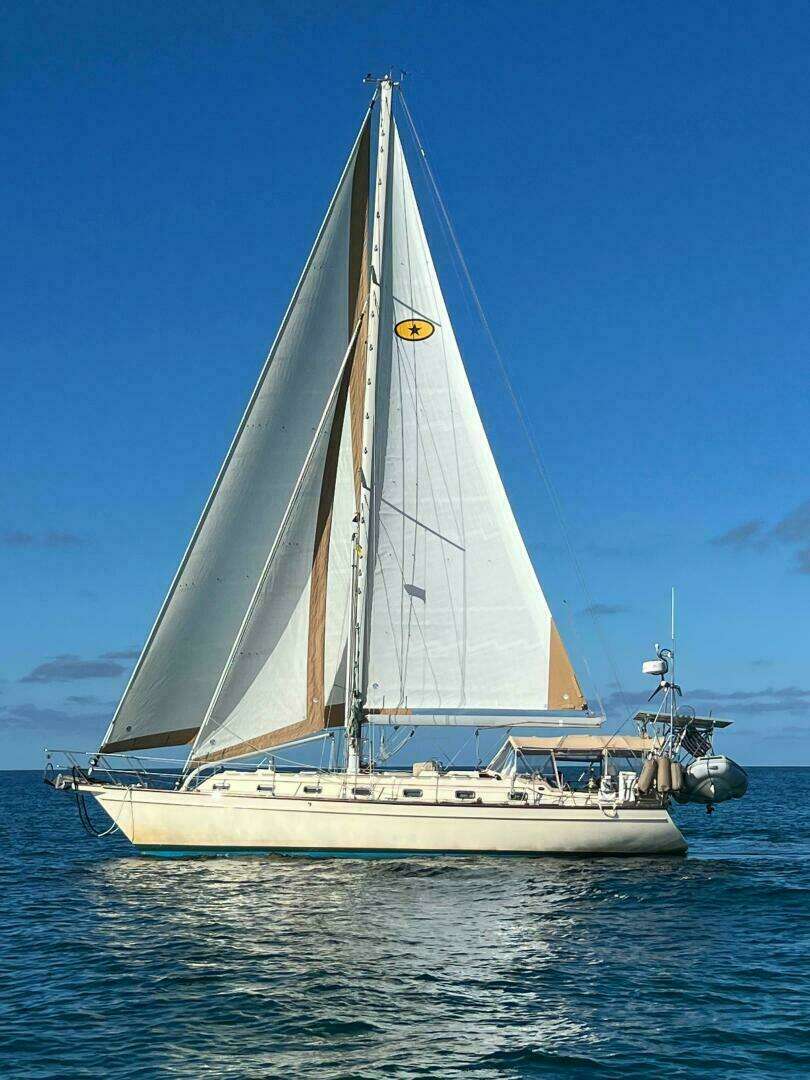 2000 42' Island Packet photo