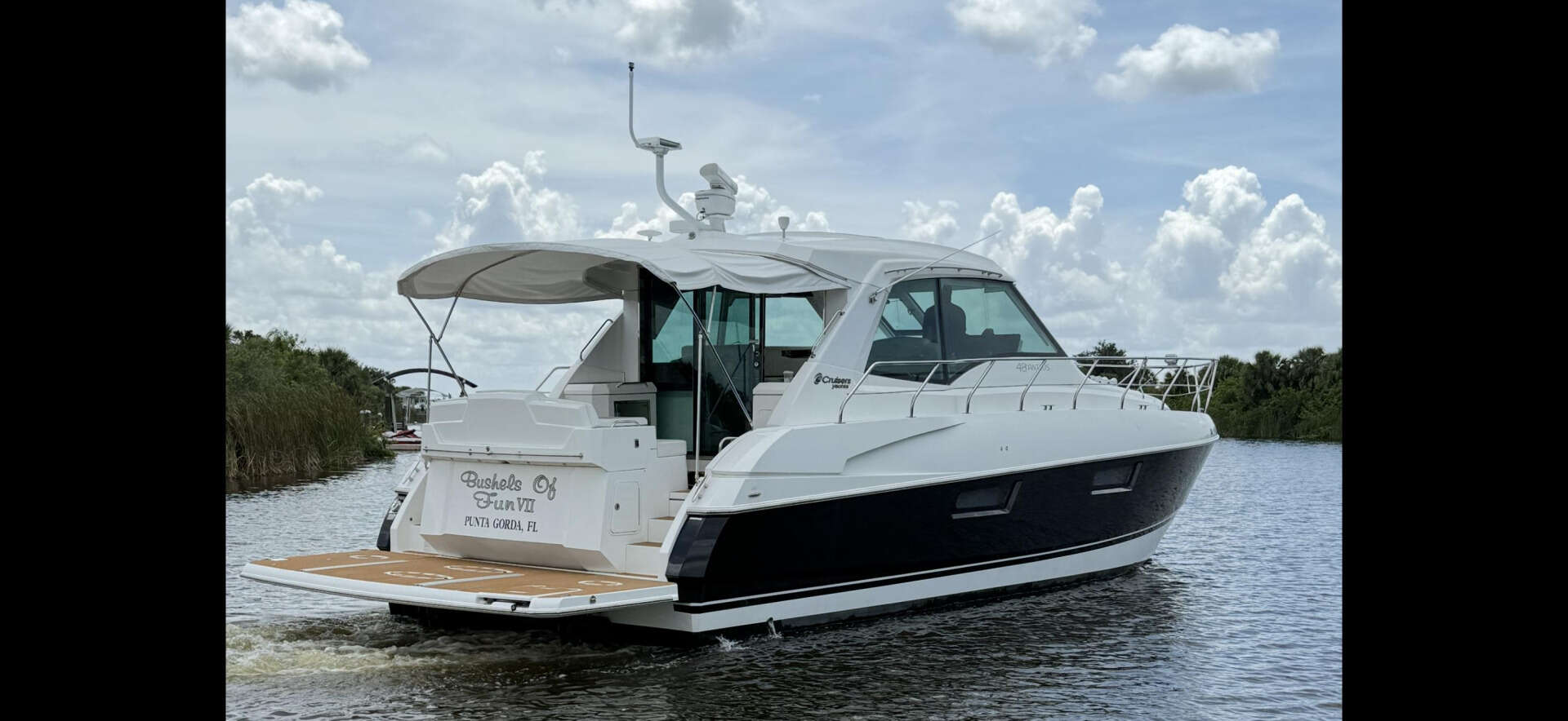 2012 48' Cruisers Yachts photo