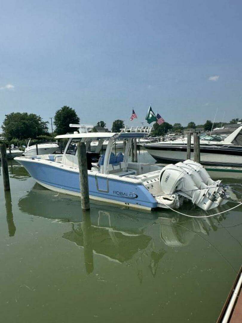 2023 36' Robalo photo