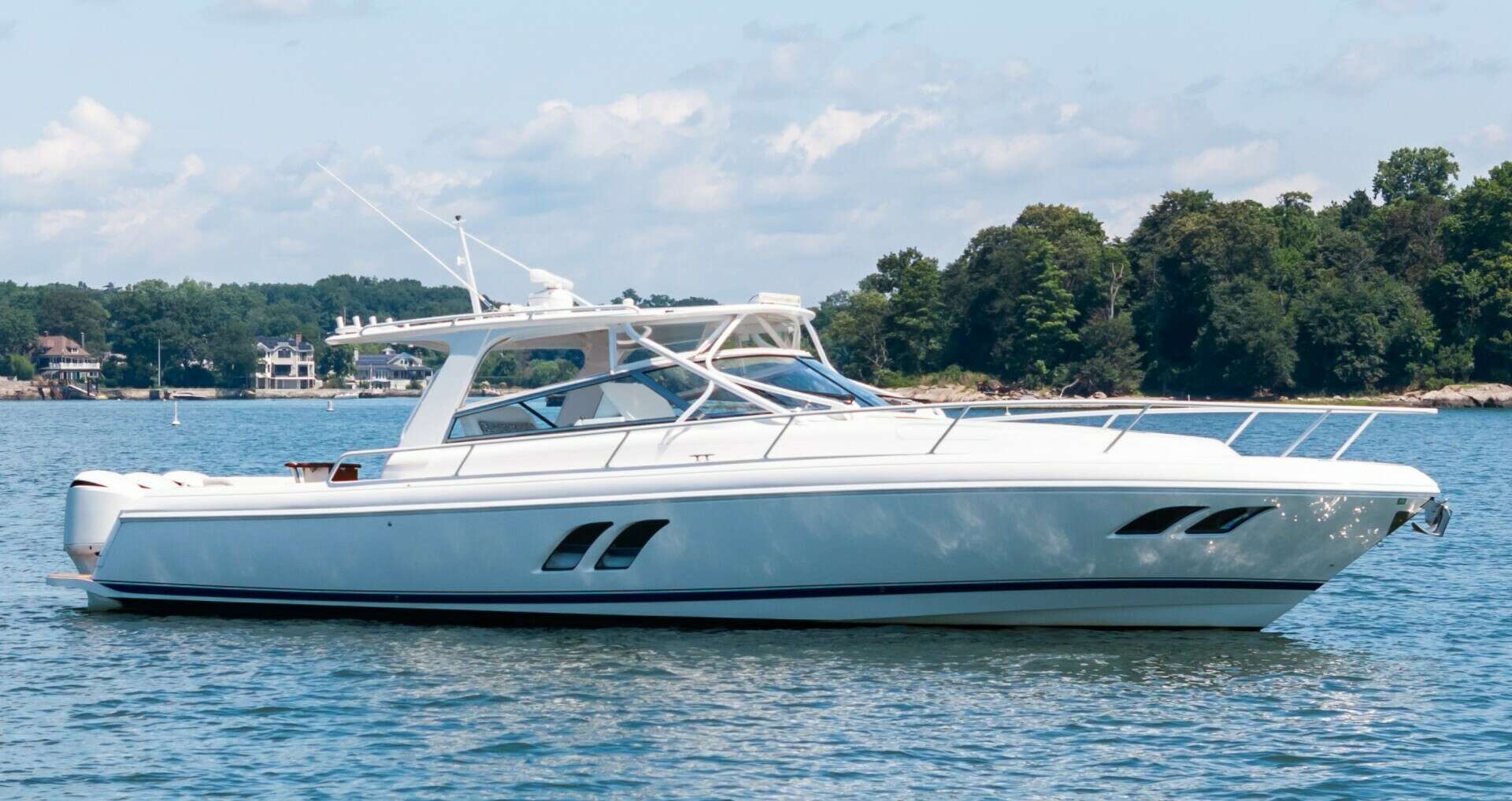 2015 43' Intrepid photo