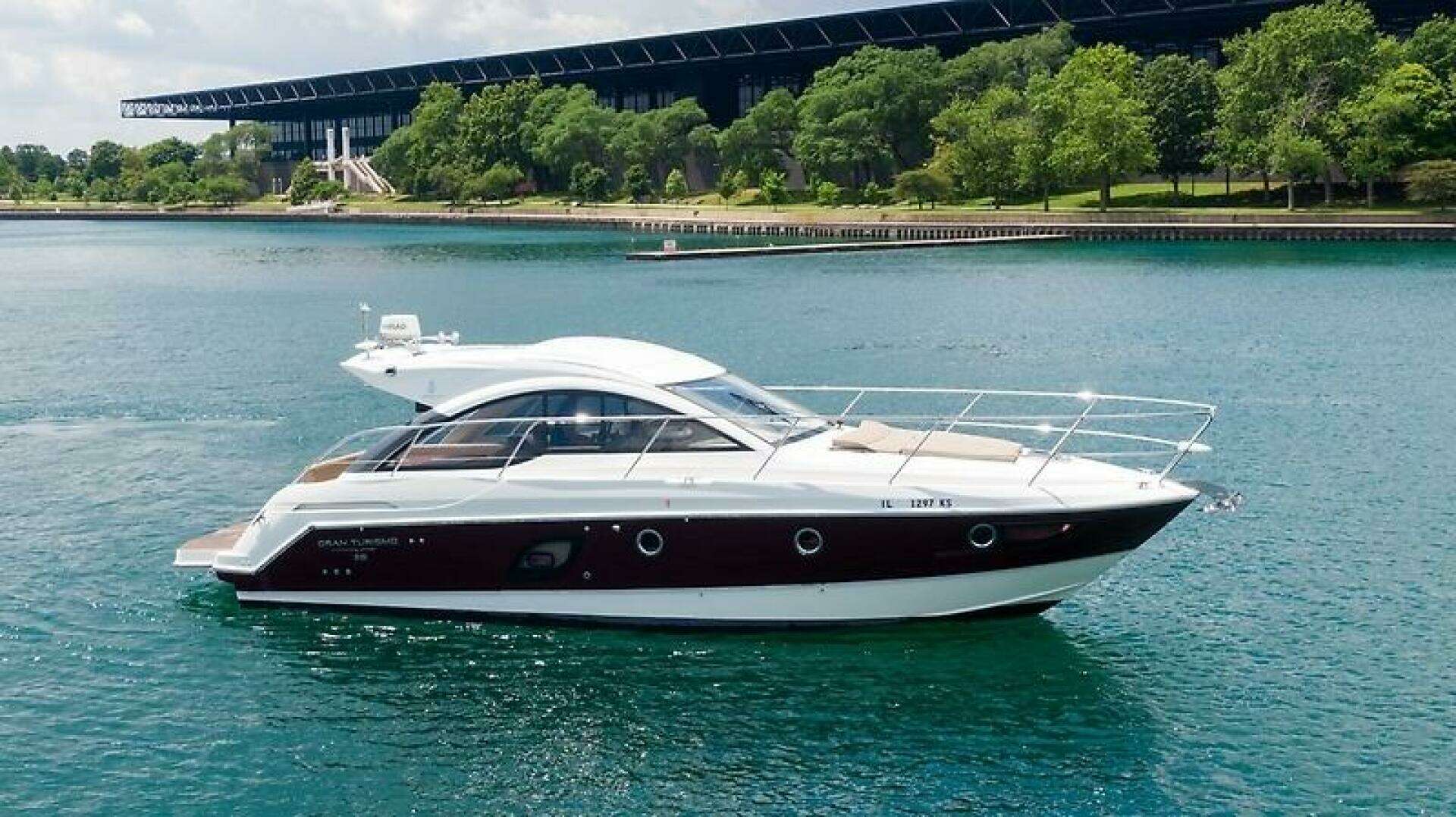 2013 38' Beneteau photo