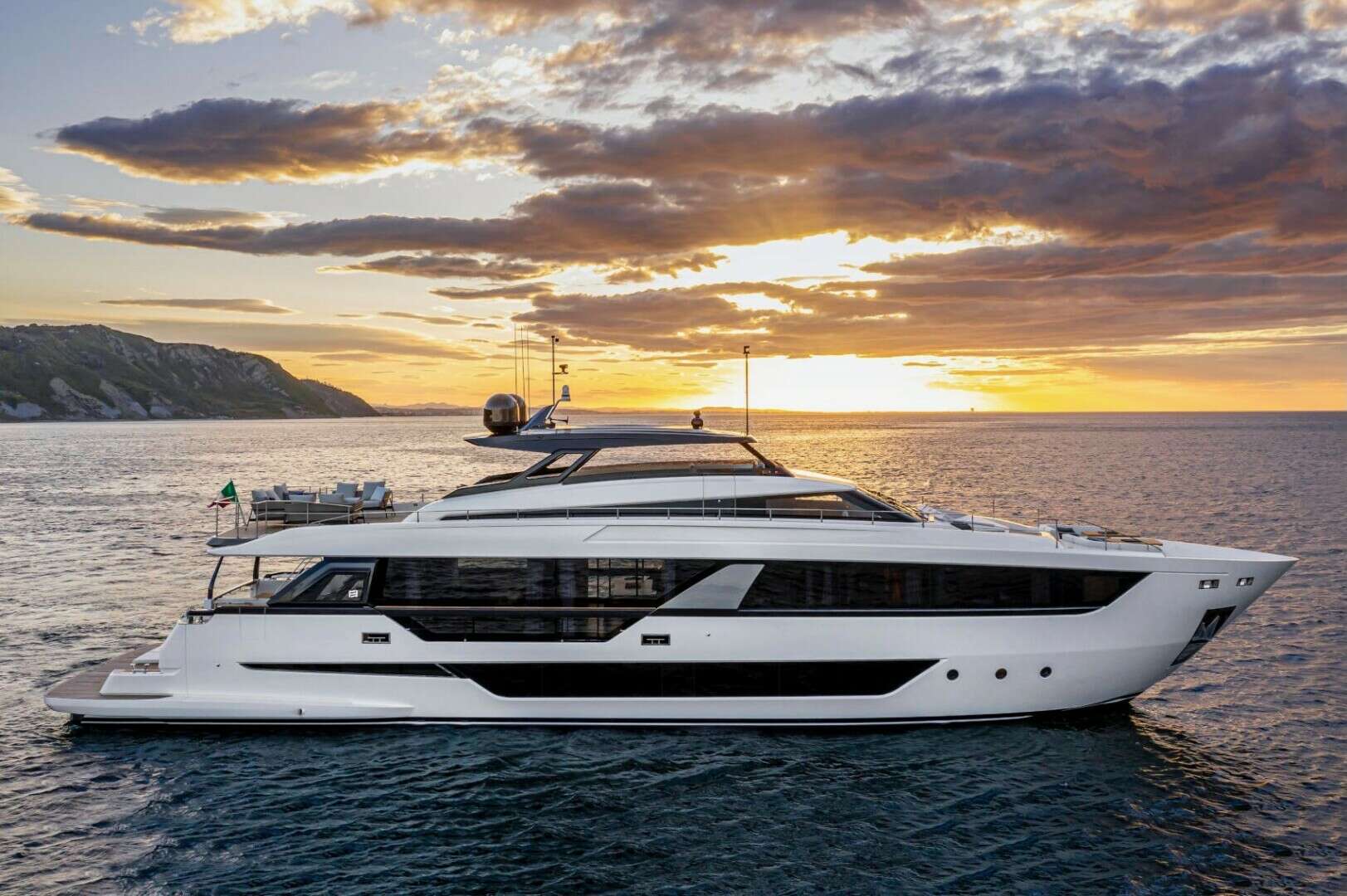 2021 98' Ferretti Yachts photo