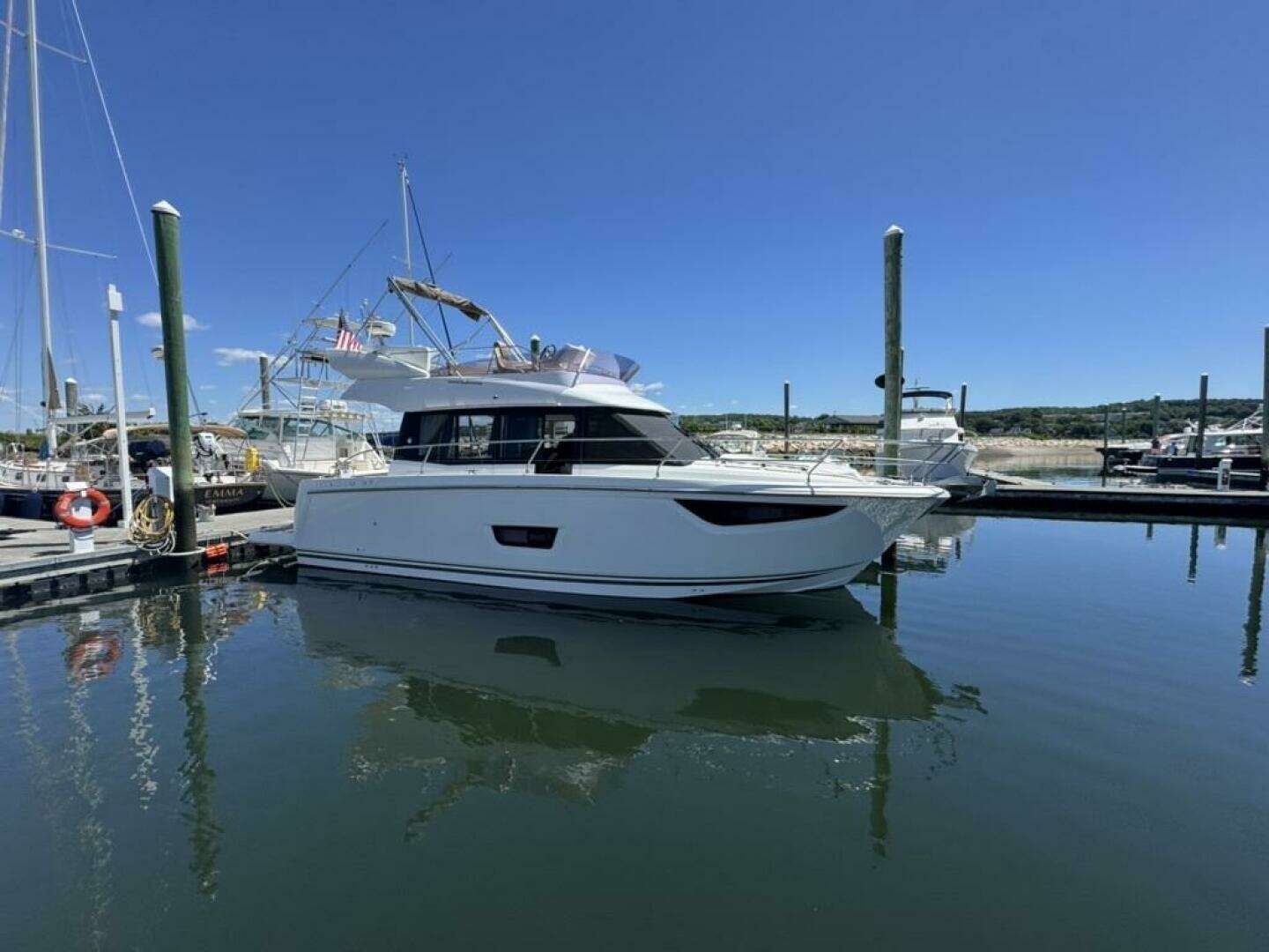 2016 33' Jeanneau photo