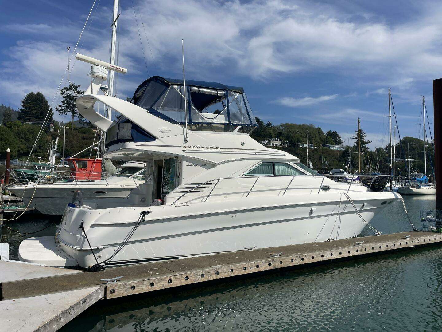 2000 44' Sea Ray photo