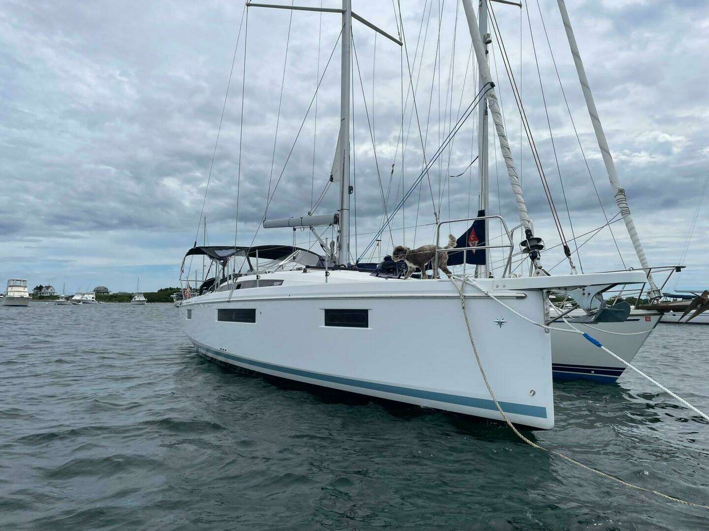 2021 40' Jeanneau photo