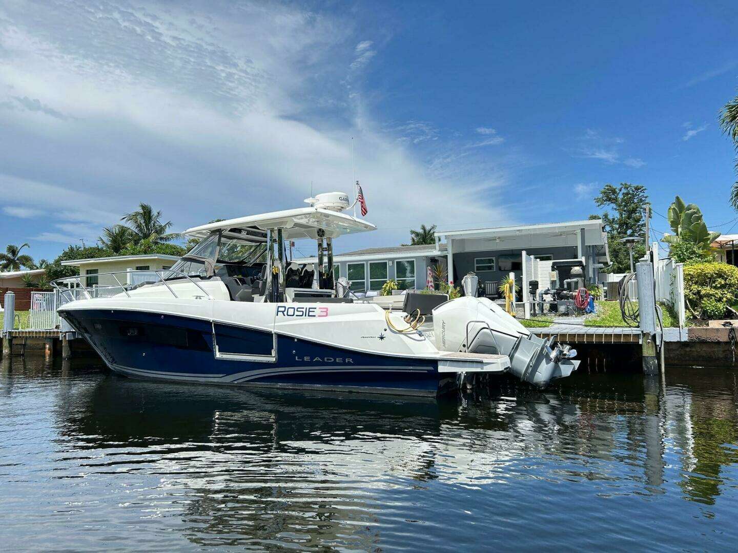 2022 35' Jeanneau photo