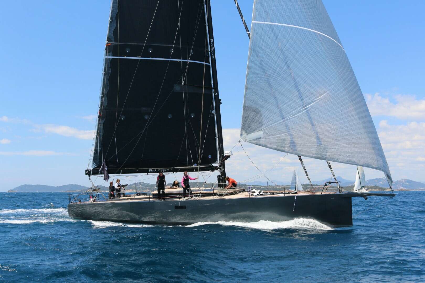 2026 65' Black Pepper photo