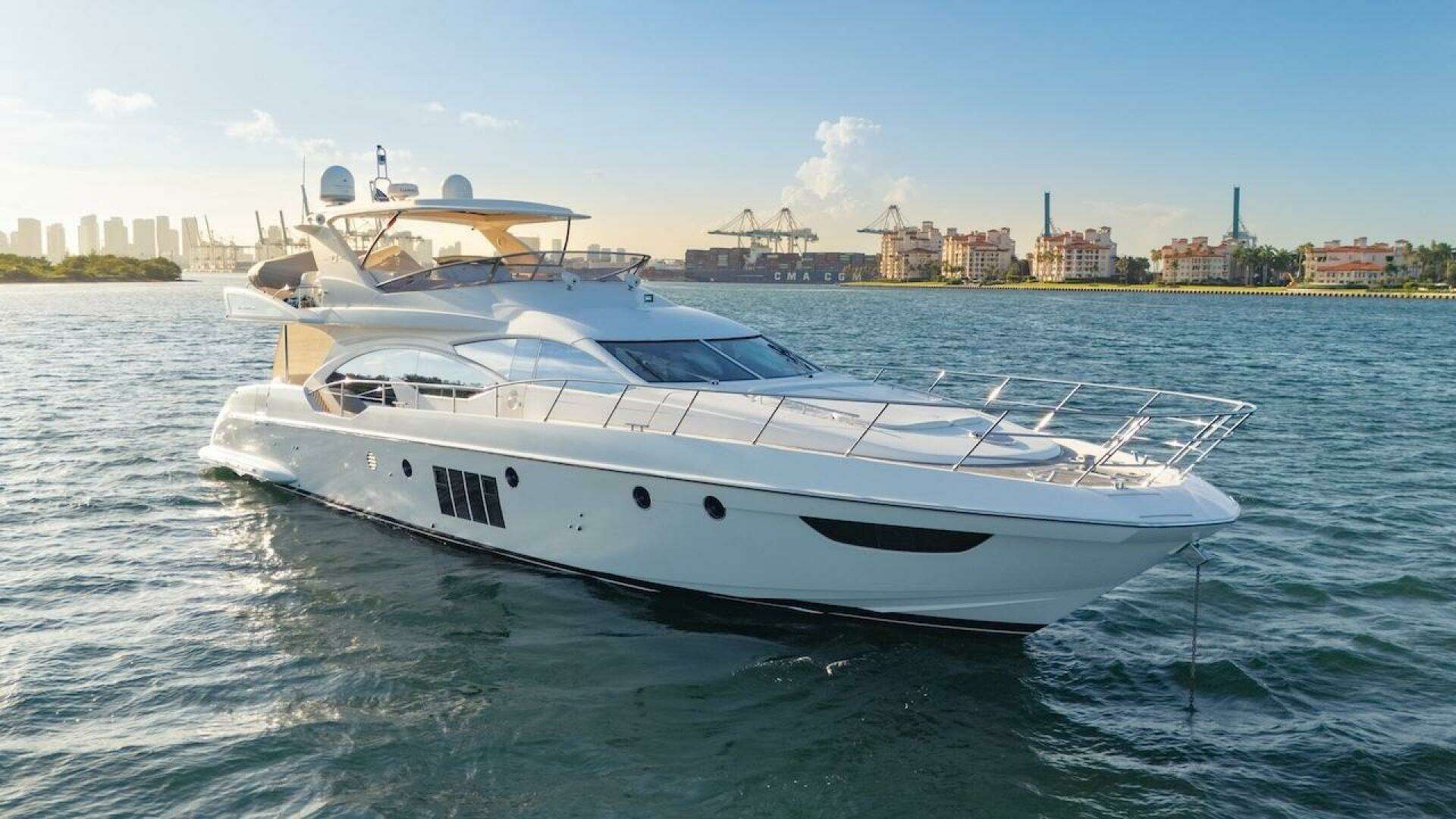2012 70' Azimut photo