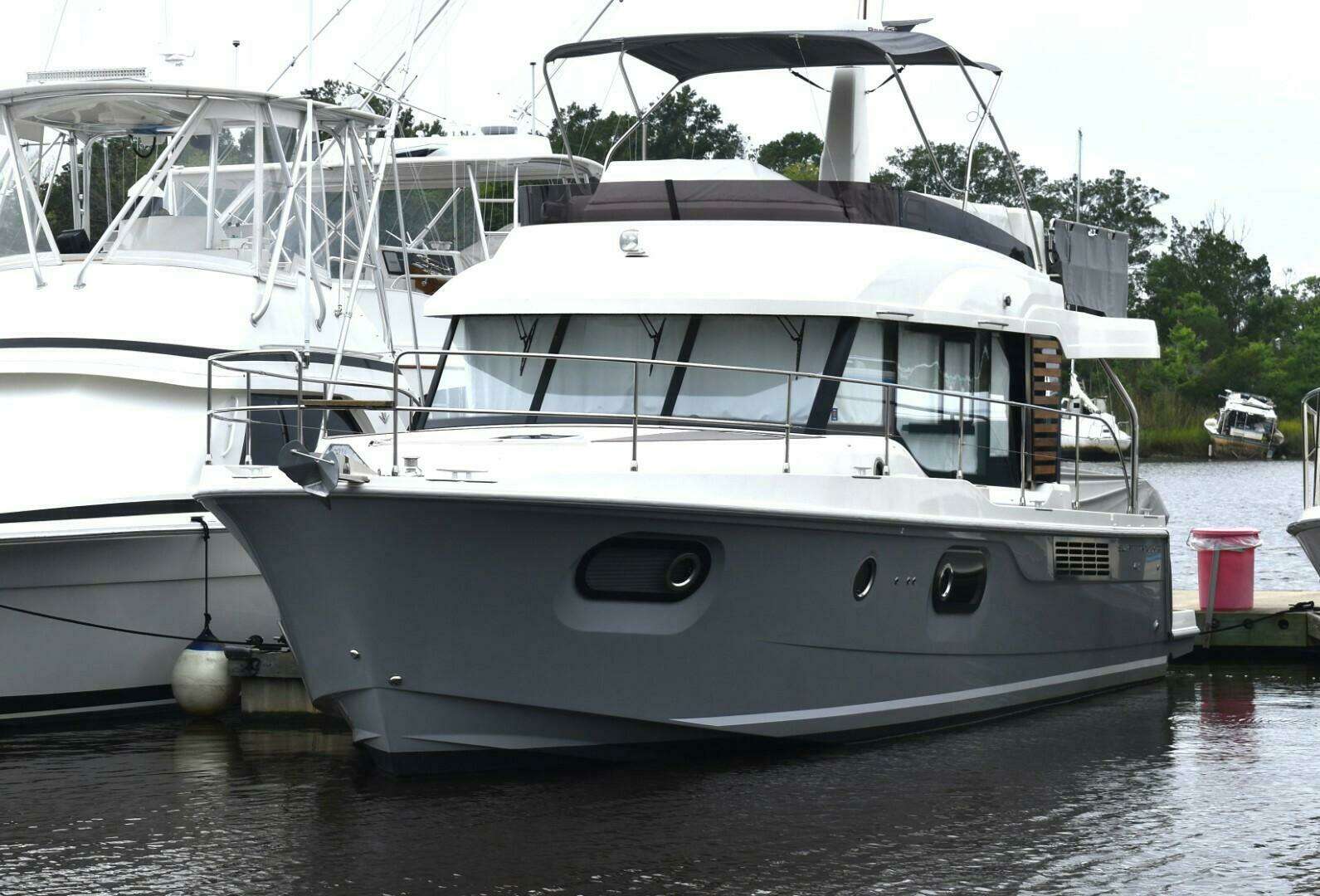 2023 41' Beneteau photo