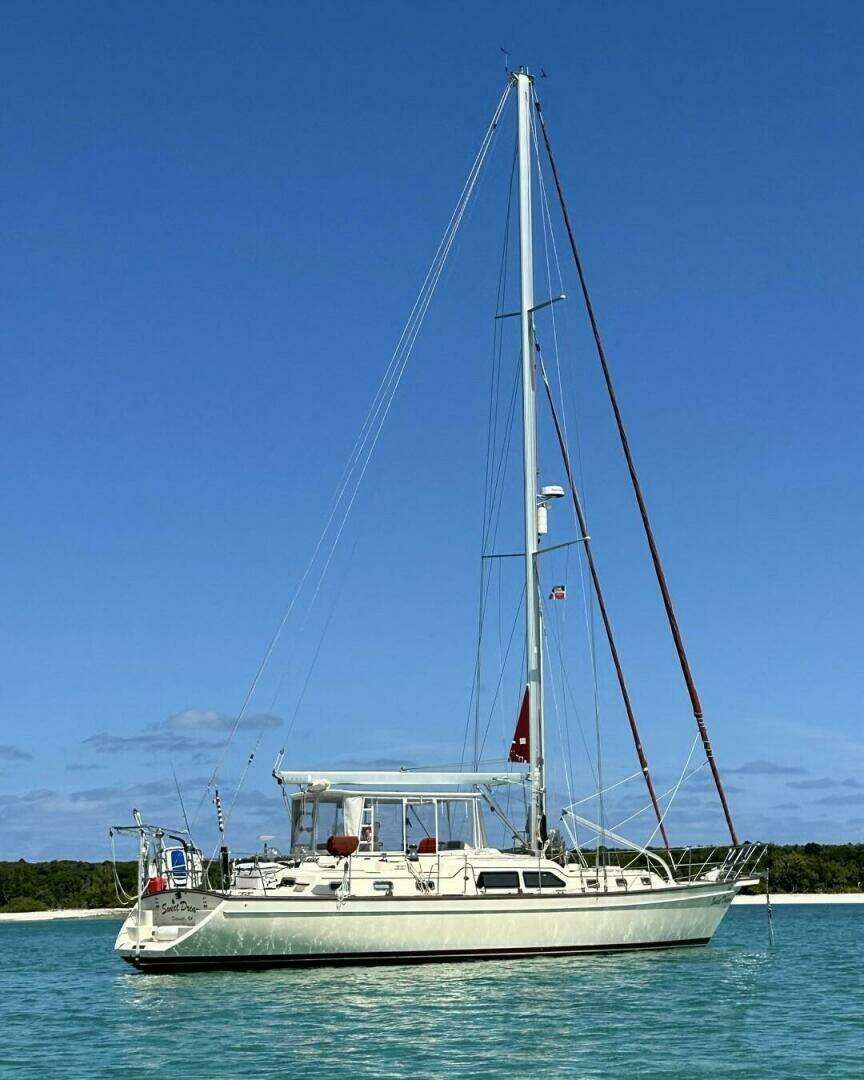 2005 48' Island Packet photo