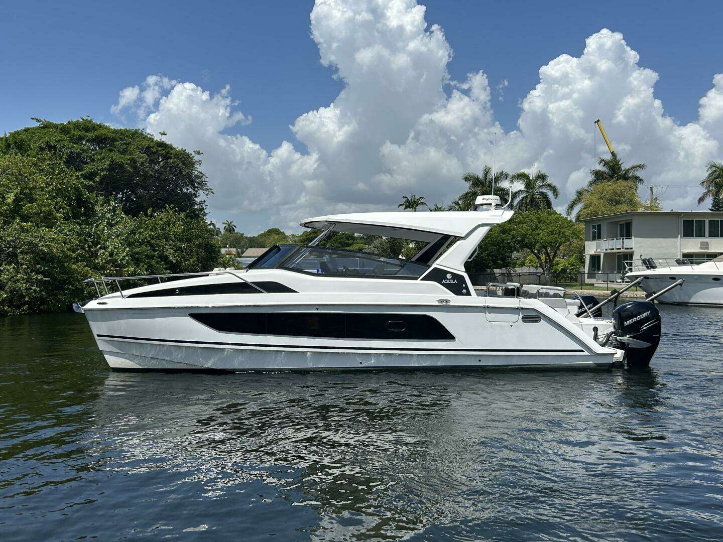 2020 36' Aquila photo