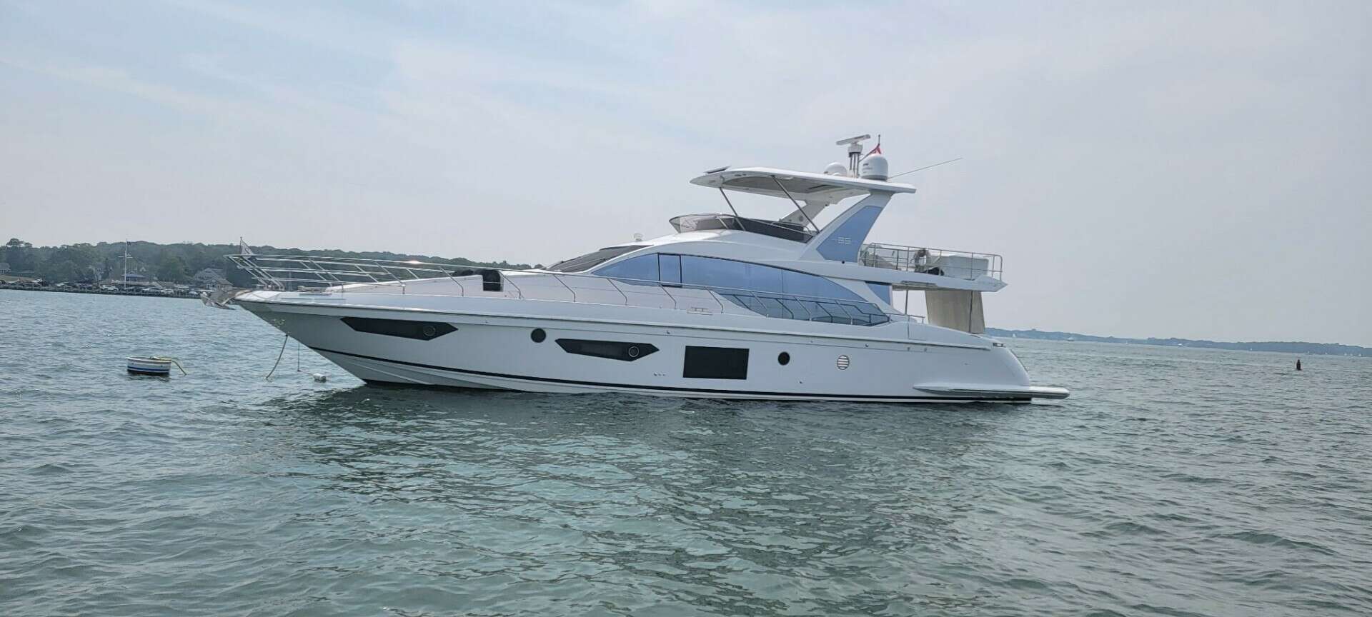 2022 66' Azimut photo