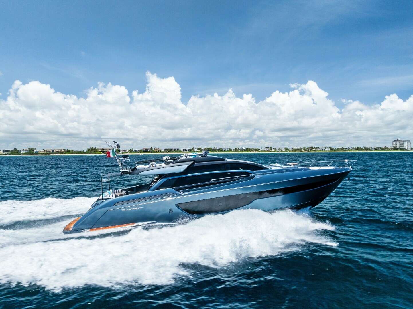 2024 76' Riva photo