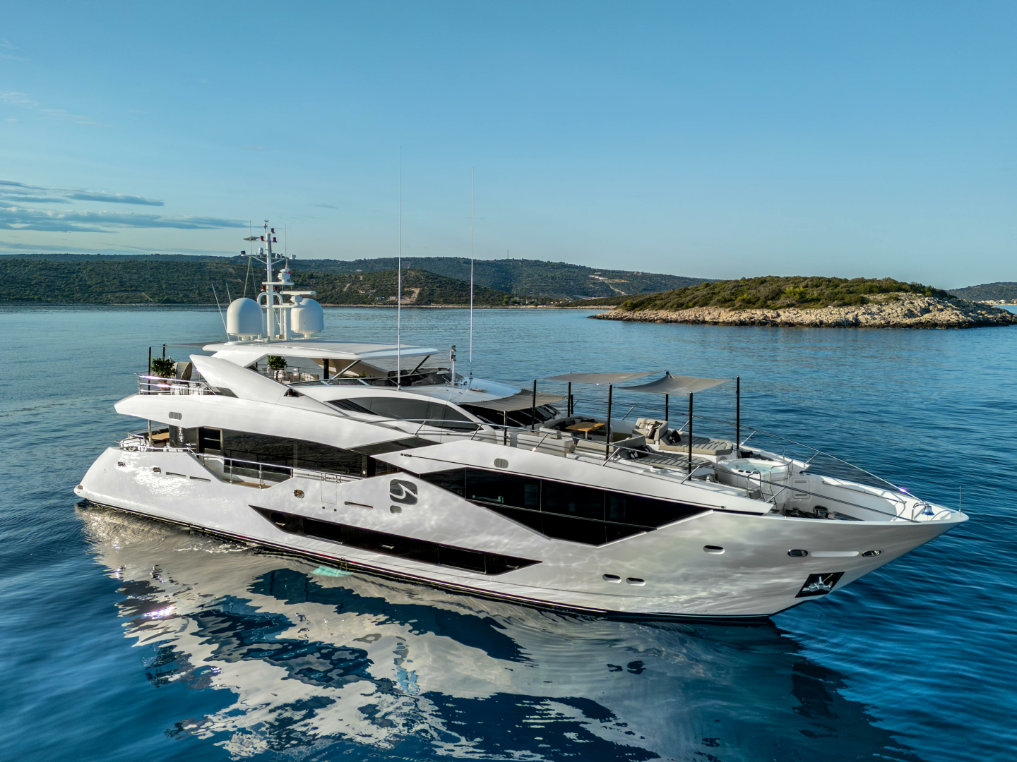 2020 116' Sunseeker photo