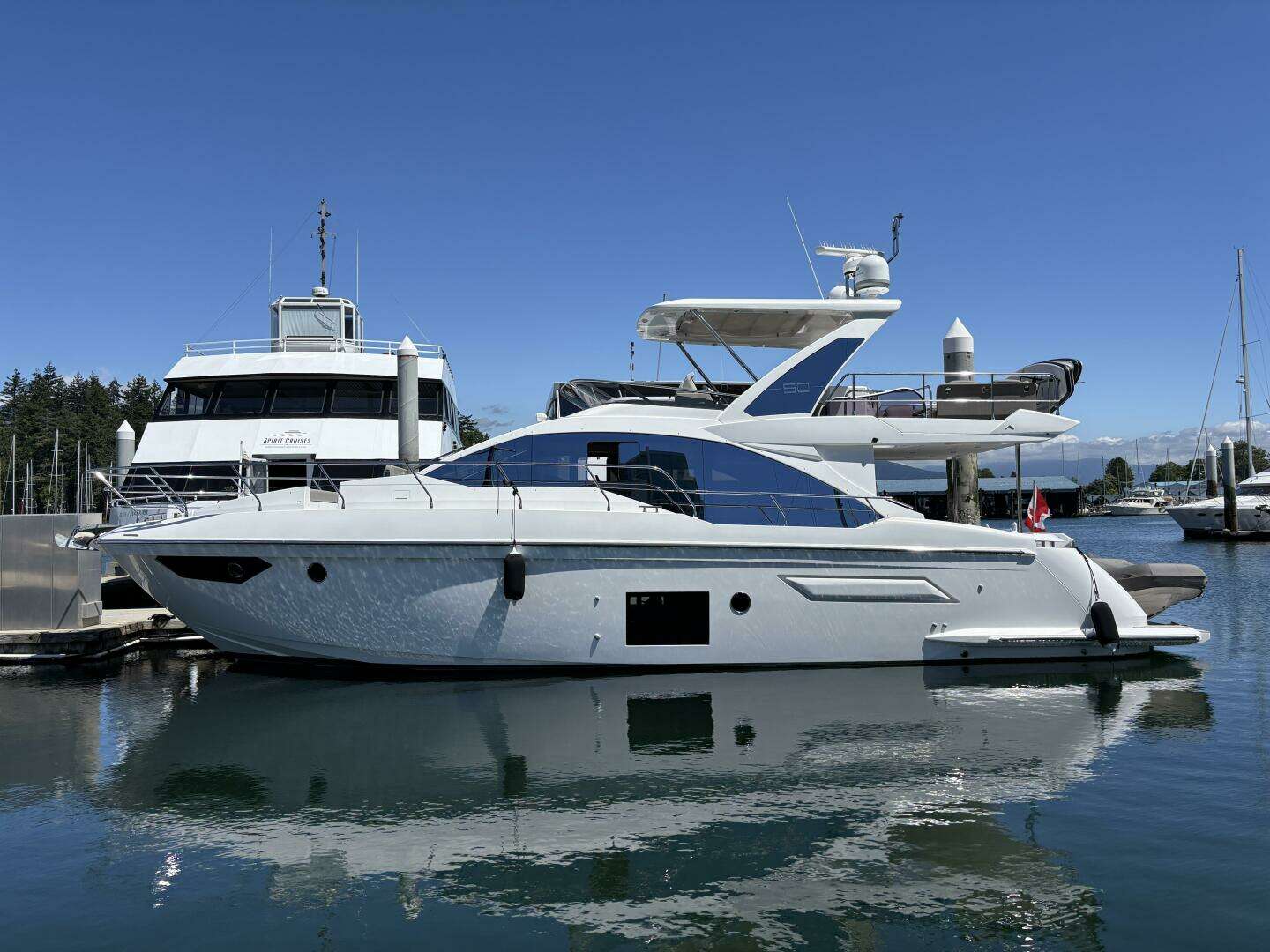 2019 50' Azimut photo