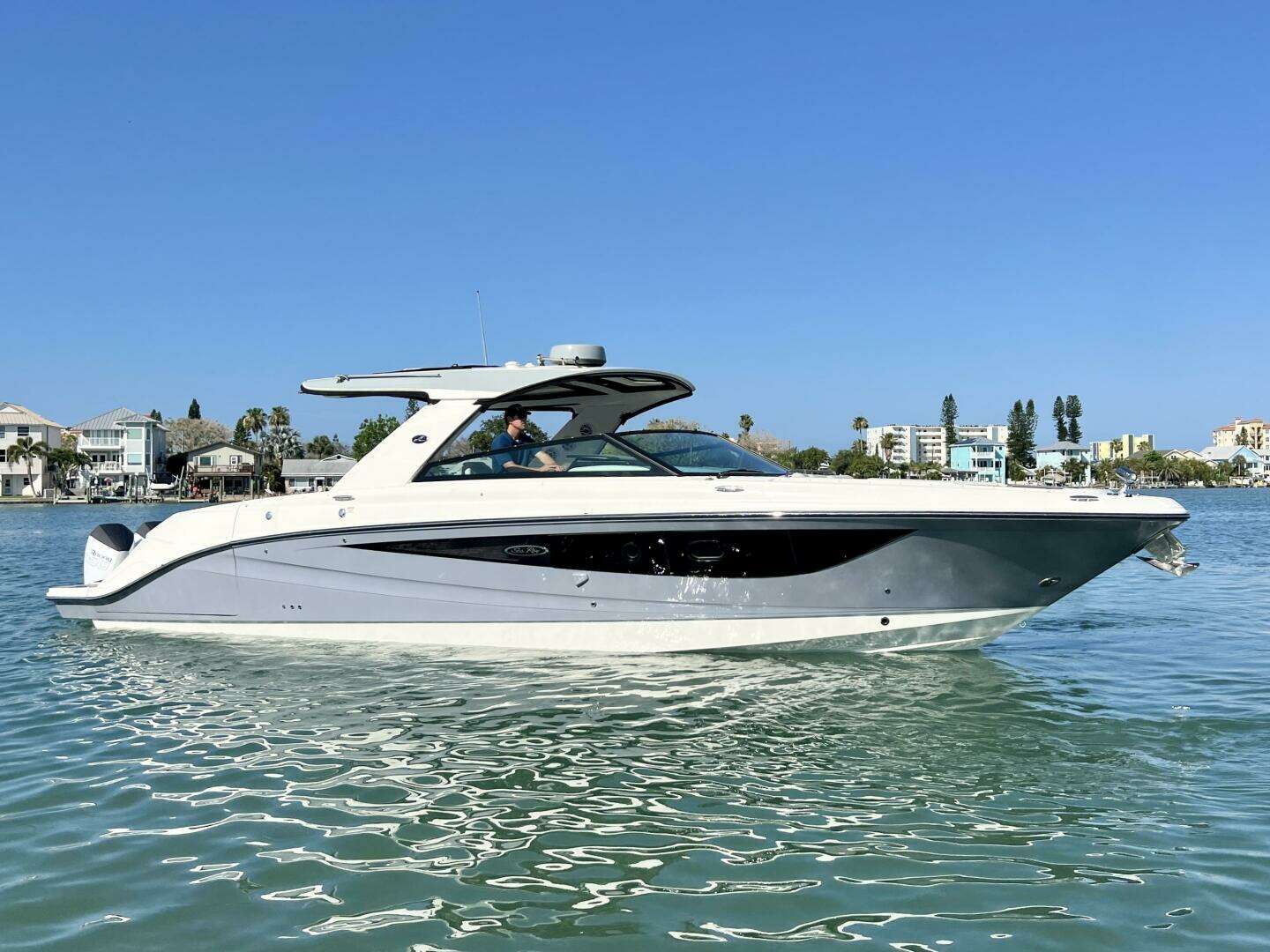 2022 40' Sea Ray photo