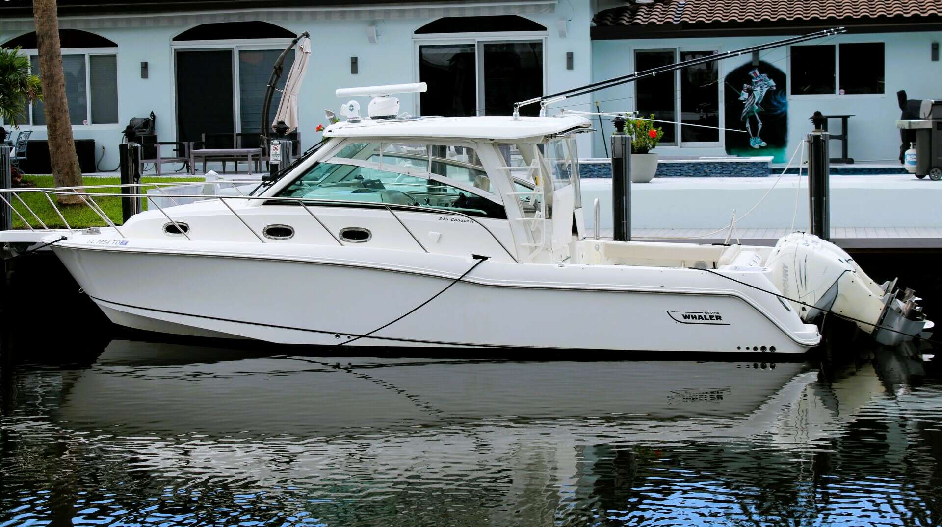 2017 35' Boston Whaler photo