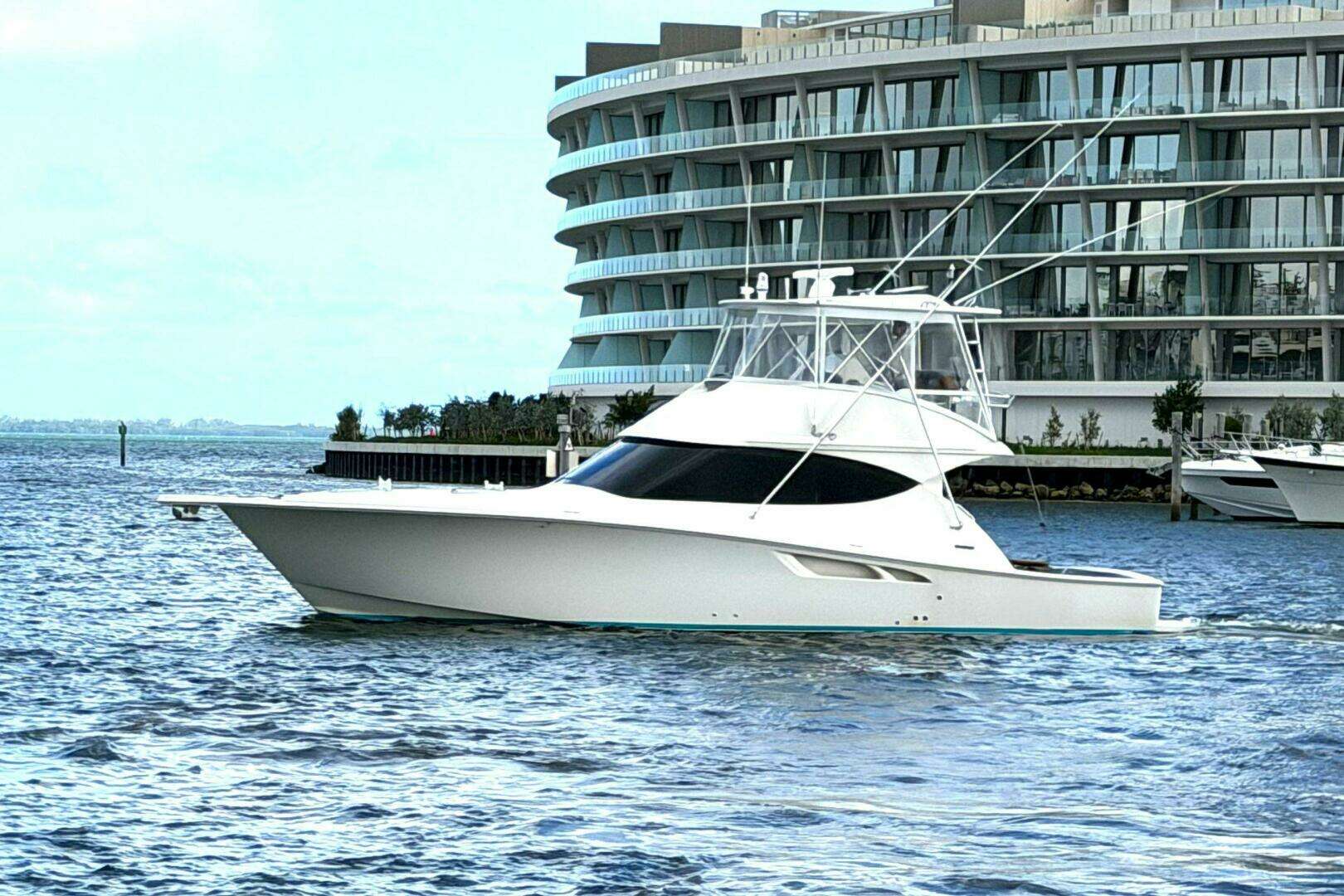 2015 48' Tiara Yachts photo
