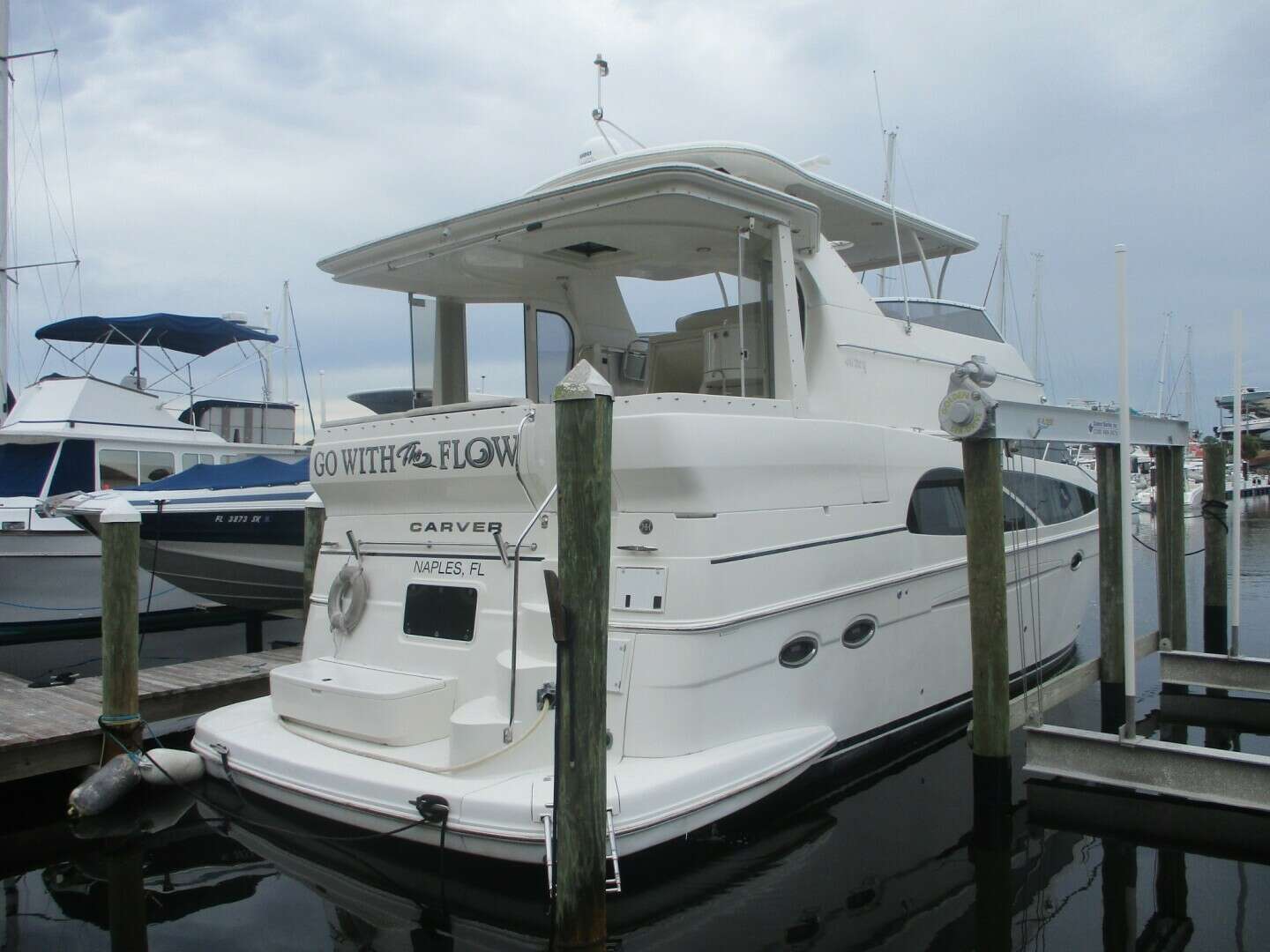 2006 46' Carver photo