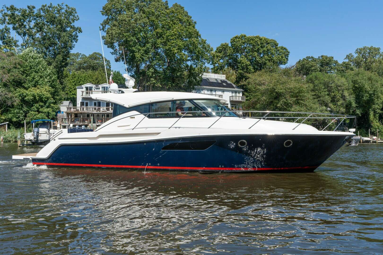 2015 44' Tiara Yachts photo