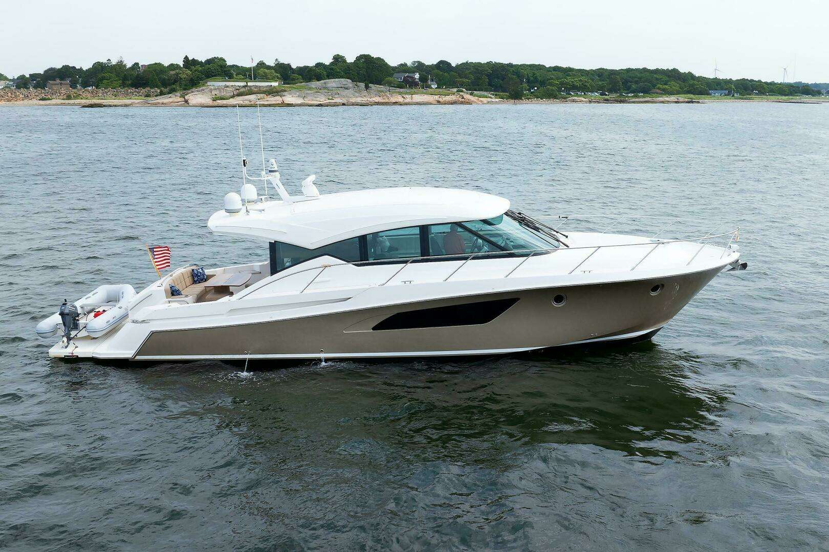 2014 50' Tiara Yachts photo