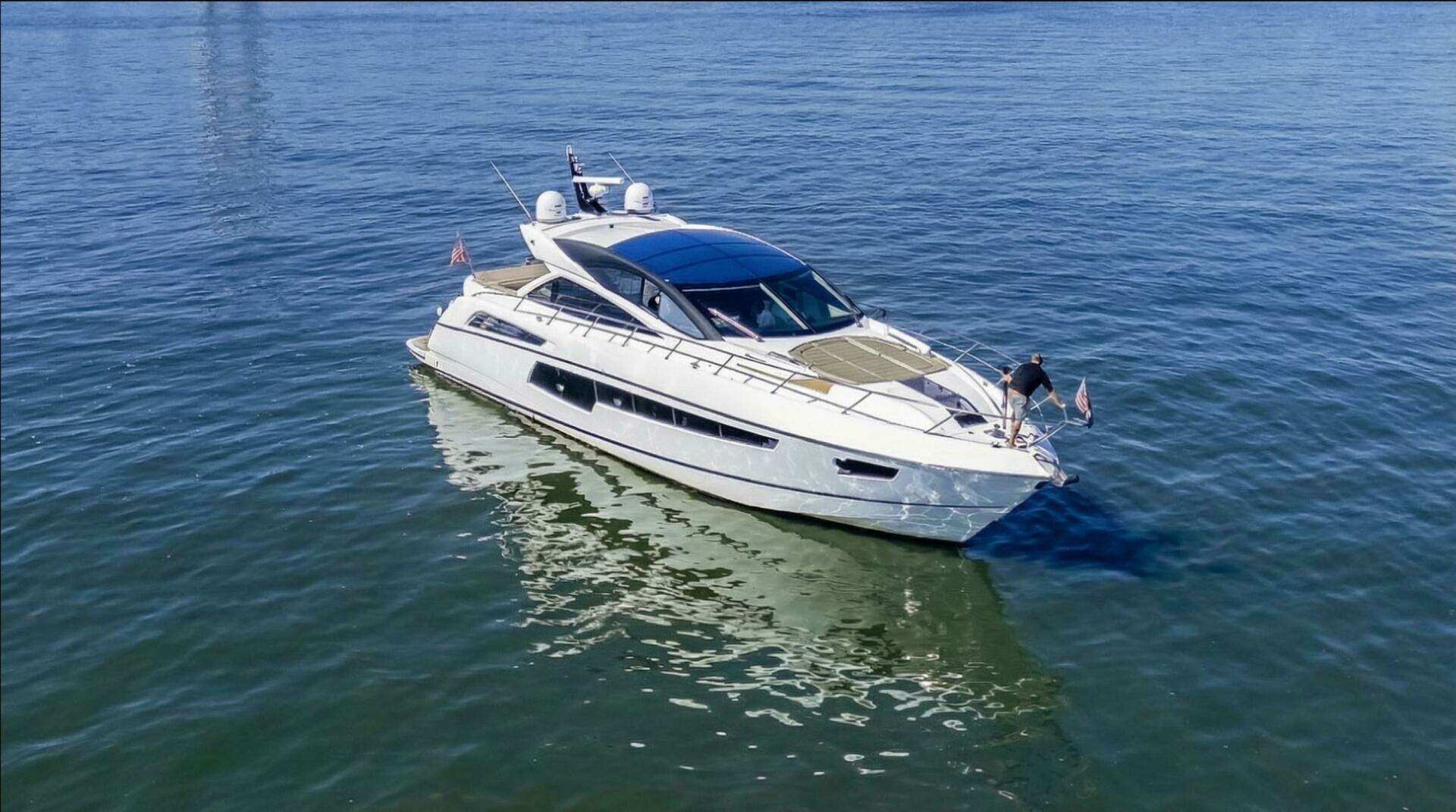 2014 68' Sunseeker photo