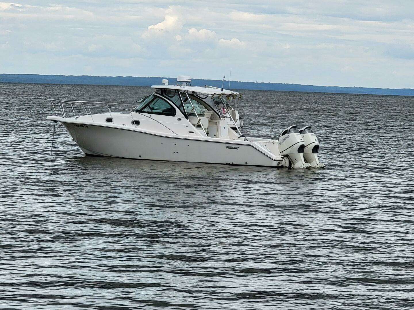 2007 33' Pursuit photo