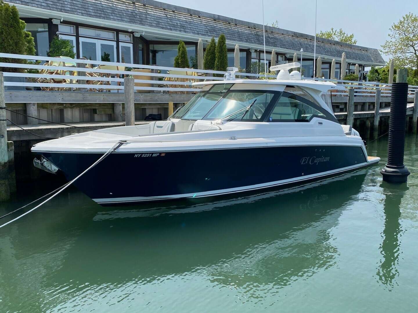 2019 34' Tiara Yachts photo