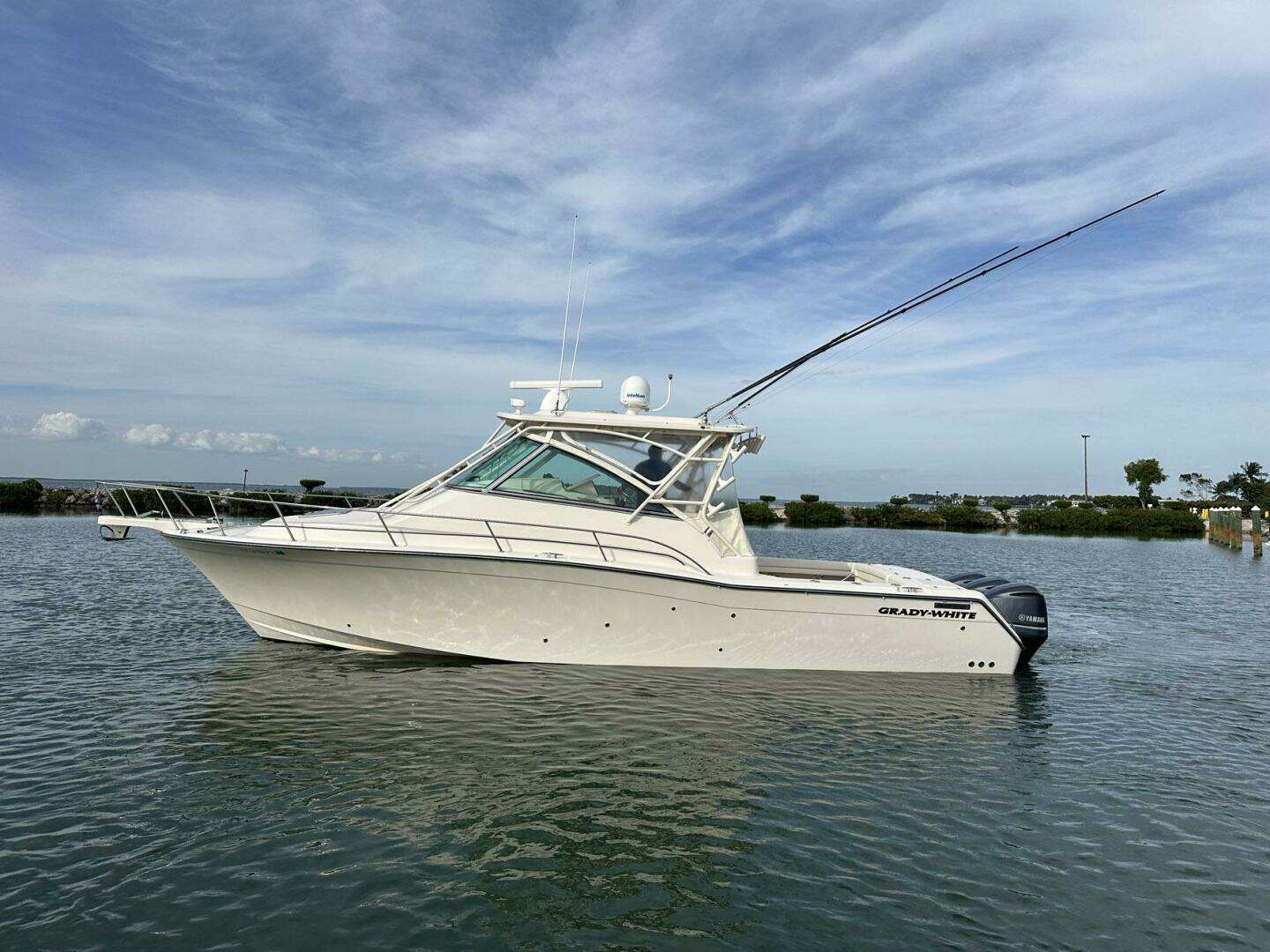 2015 37' Grady-White photo