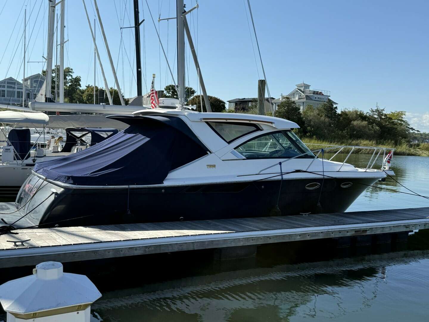 2012 31' Tiara Yachts photo
