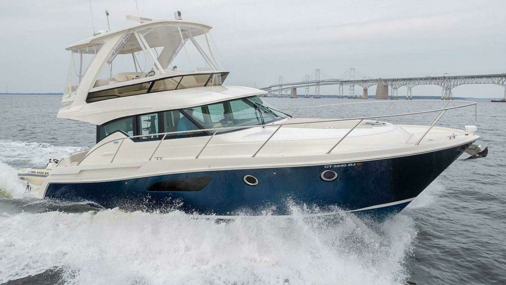 2021 44' Tiara Yachts photo