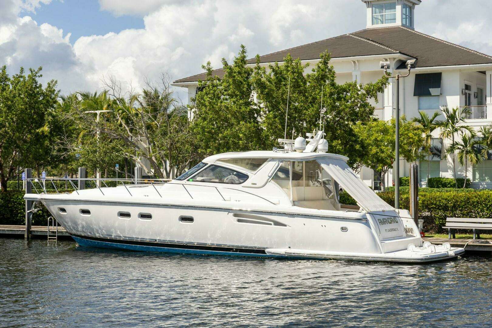 2000 52' Tiara Yachts photo