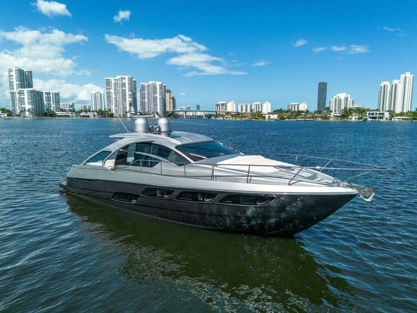 2018 54' Pershing photo