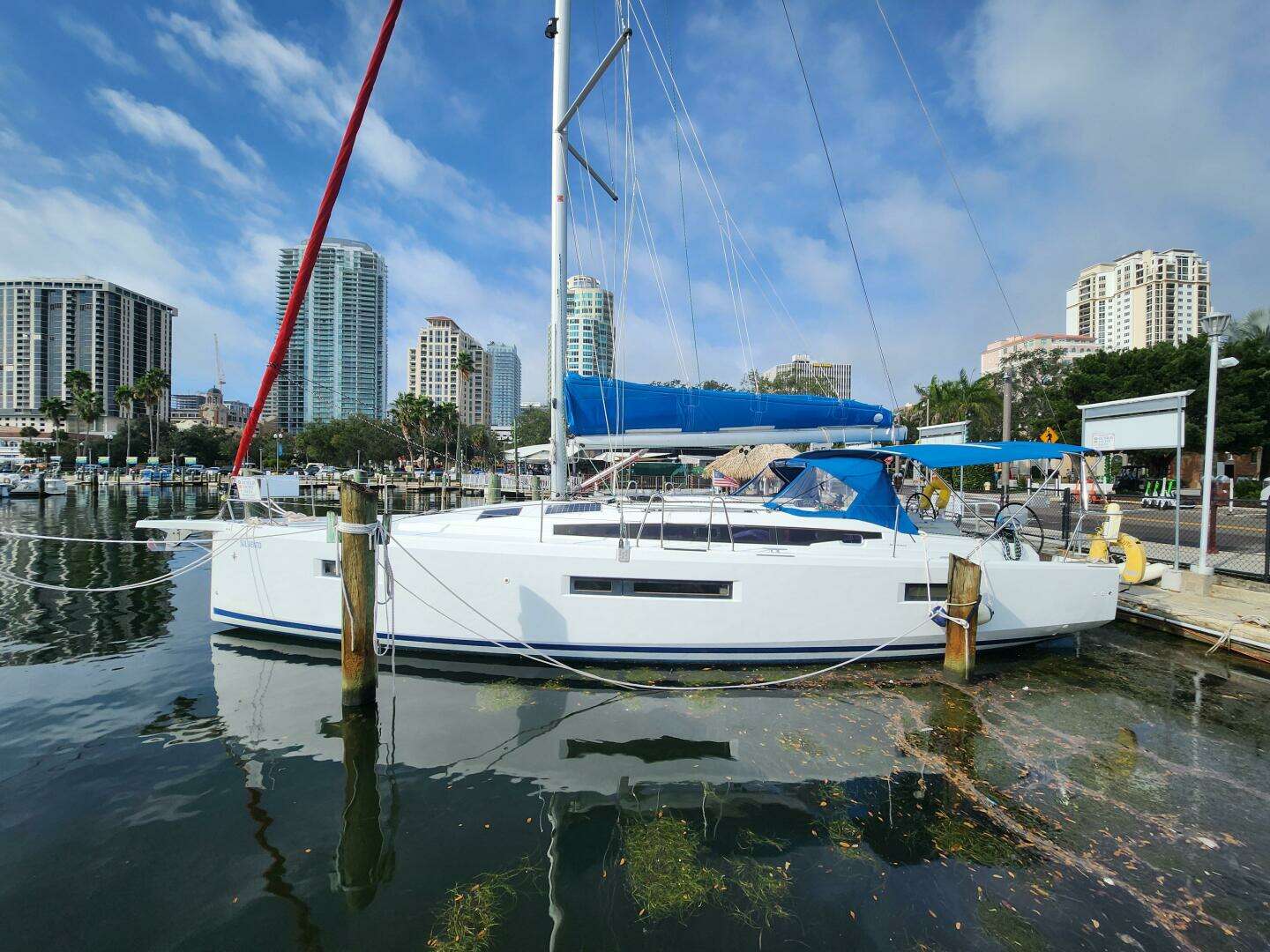 2020 41' Jeanneau photo