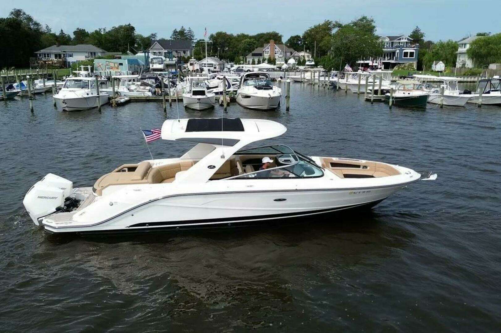 2023 31' Sea Ray photo