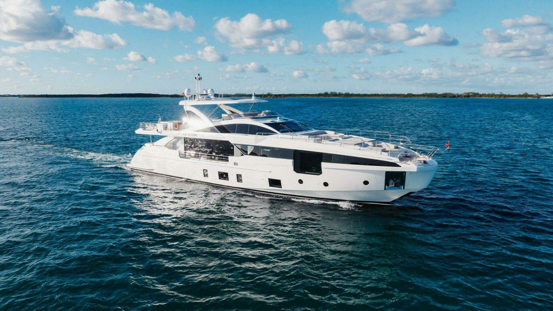 2023 105' Azimut photo
