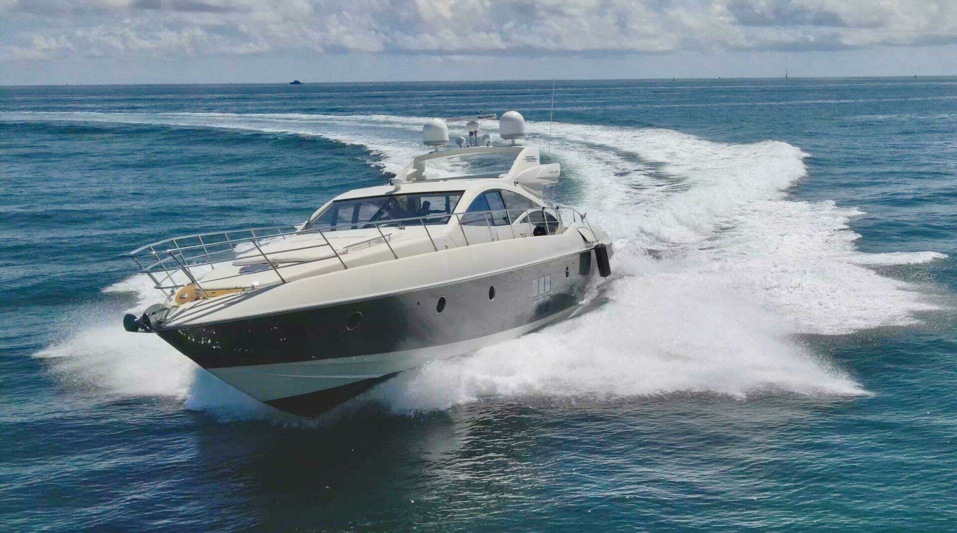 2011 68' Azimut photo
