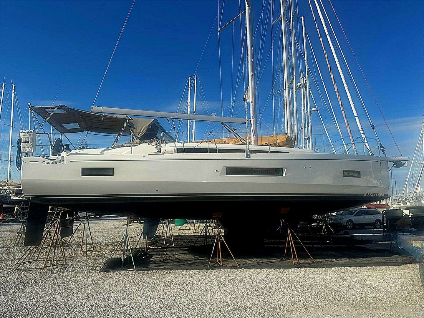 2022 40' Beneteau photo