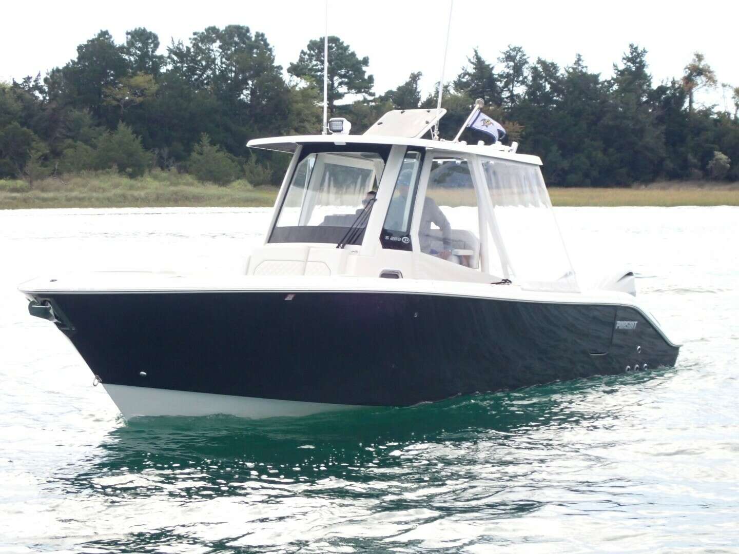 2024 28' Pursuit photo