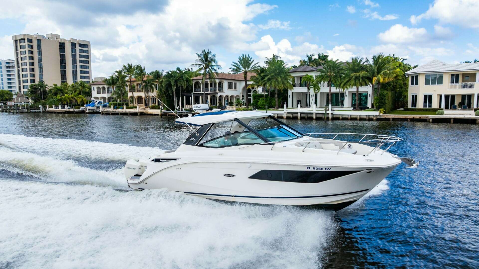 2021 32' Sea Ray photo