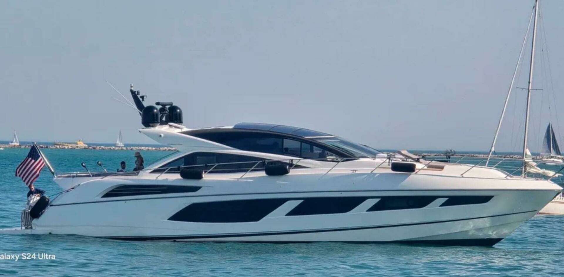 2017 68' Sunseeker photo